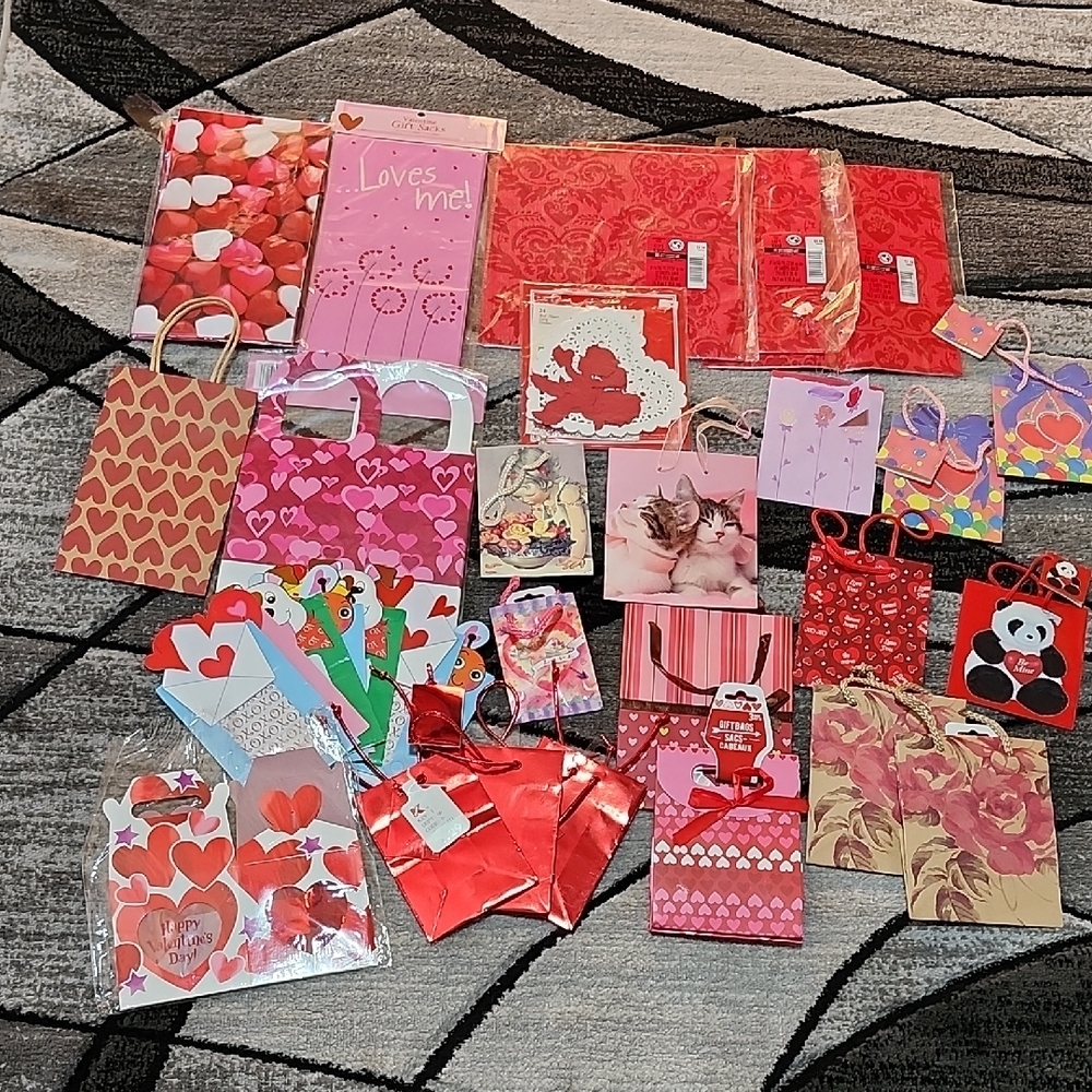 VINTAGE VALENTINES GIFT/SNACK BAGS  GIFT WRAP DOILIES PAPER BASKEST BUNDLE
